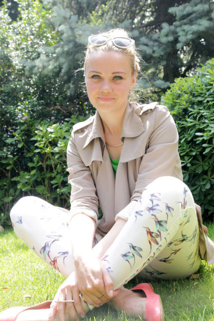 Alma Terzic, Angelina Jolie ile birlikte Berlin Film Festivali'ne katılmıştı.