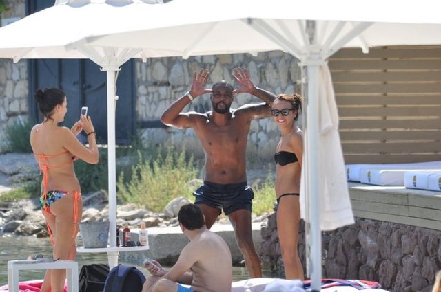 Nouma, muzip tavırlarıyla gazetecileri güldürmeyi başardı.