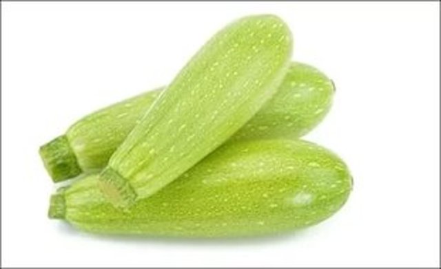 Oldukça düşük kalorili bir sebze olmasının yanında lif açısından da çok zengindir. -