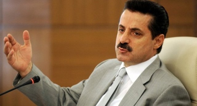 "Tek aklıma gelen, Faruk Çelik'in ve Bahçeli'nin elinde yüklü dolar var; piyasayla bu şekilde oynanmaz..."