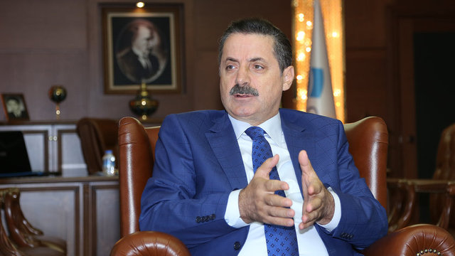 "Faruk Çelik görüşmede candy crash oynuyordu sanırım..."