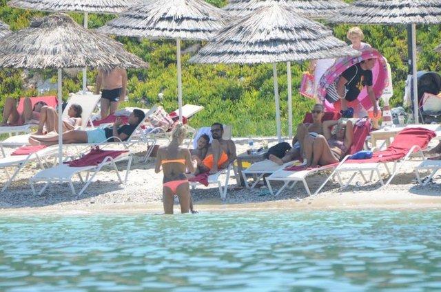 Eski eşler Torba'da oğulları Uzay ve Kuzey ile görüntülendi.