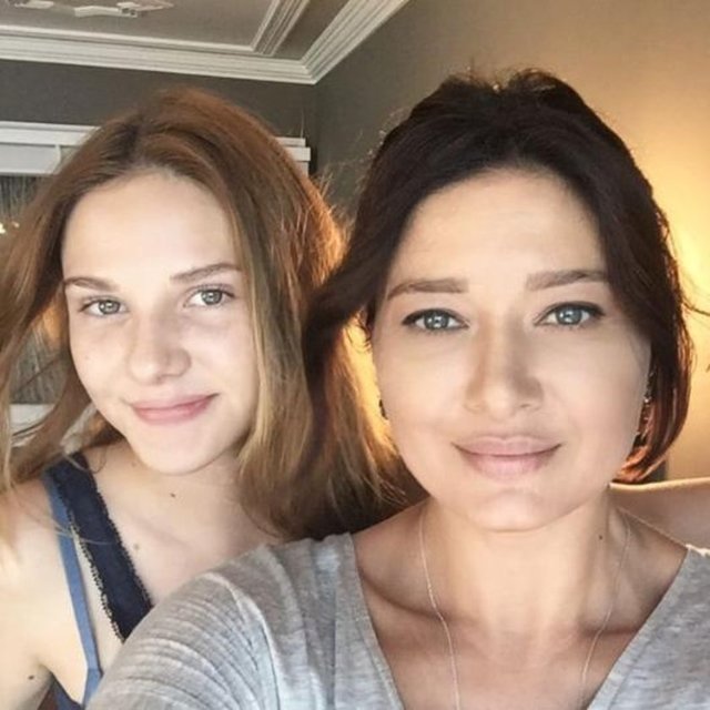 NURGÜL YEŞİLÇAY - Bugünde bu kızımla