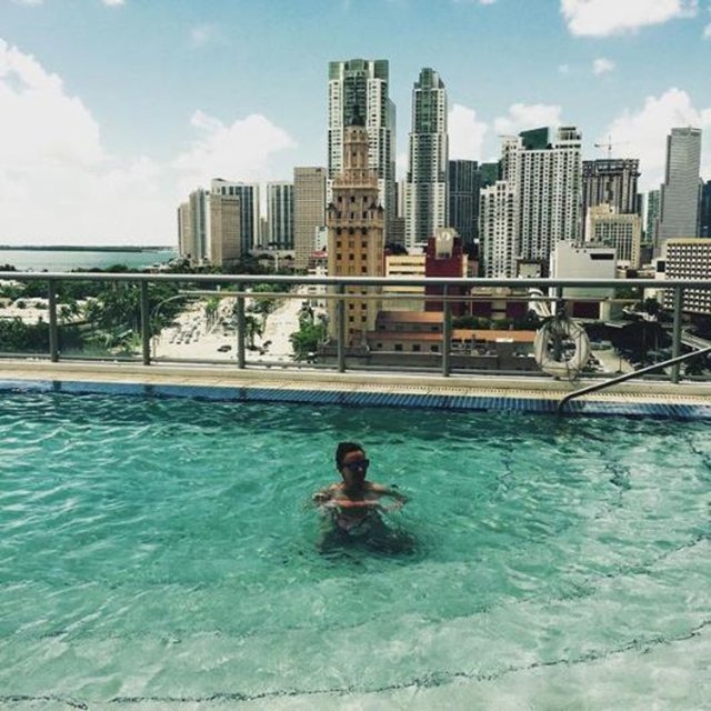 FATMA TURGUT - Gözlerinden öpüyorum Miami.