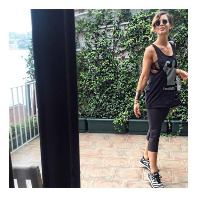 ELİZ SAKUÇOĞLU - Gülümse