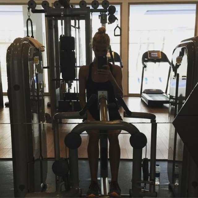 ÇAĞLA ŞIKEL - Yedik simitleri pizzaları pişileri tembellik yok.