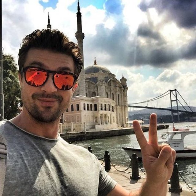 BURAK GACEMER - Yaz mevsimi her taraf güneş, şöyle bir şehri geziyorum