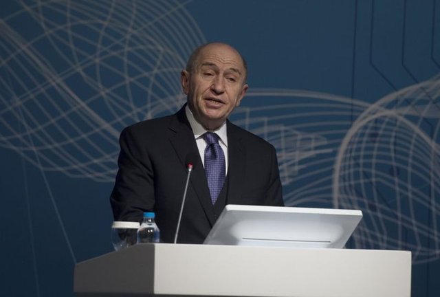 NİHAT ÖZDEMİR