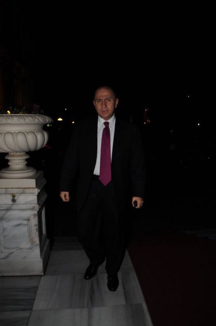NİHAT ÖZDEMİR