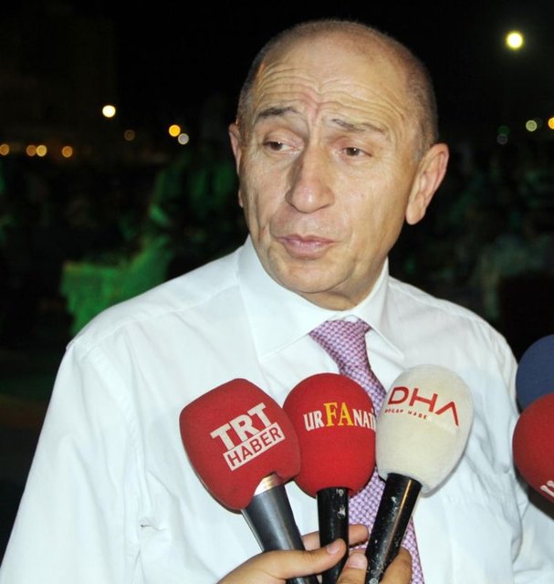 NİHAT ÖZDEMİR