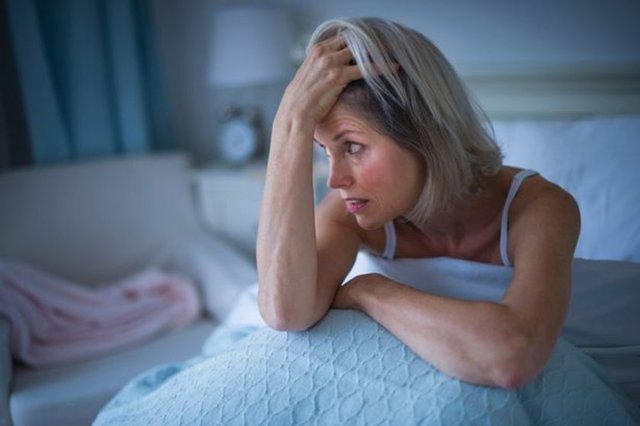 Uyku probleminizin altında depresyon veya kalp rahatsızlığı gibi sebepler yattığına inanıyorsanız,