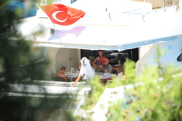 AHMET - NESRİN ESİRTGEN