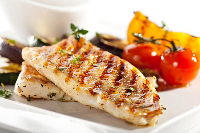 Yağlı balıklar aynı zamanda kalp için faydalı olan omega-3 gibi sağlıklı bir yağı içerir.