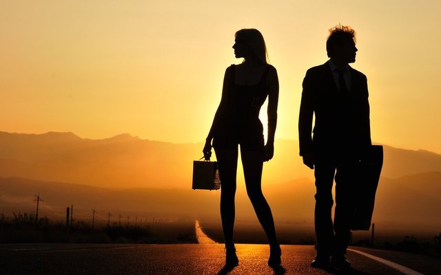 Mesela farklı mekânlarda yapacağınız küçük kaçamaklar aranızdaki tutkunun devamlılığını sağlar. -