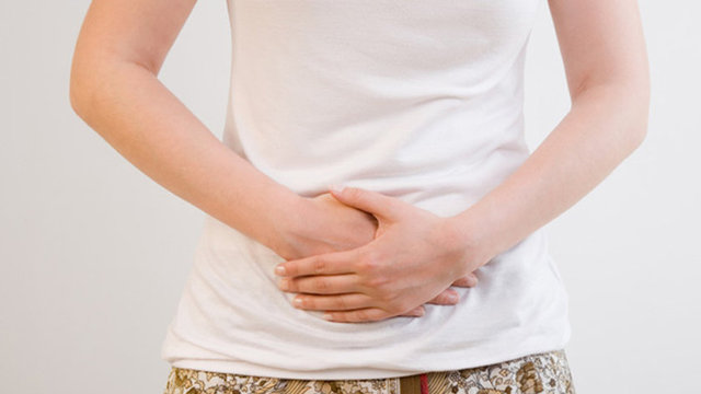 Ancak bilinçsizce antibiyotik kullanımı, üroloji uzmanı yerine ilgisiz bir branş doktoruna gitmek, genellikle bir bakterinin neden olduğu bu hastalık erken dönemde basit bir antibiyotik tedavisi ile düzeliyor.