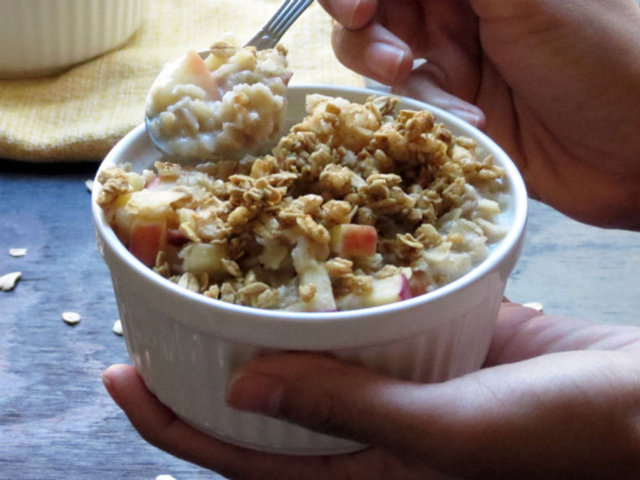 Bedenin bu kombinasyonla bütirik asit tuzu olarak adlandırılan bir madde üreterek yağlanmaya sebep olan unsurları ortadan kaldırıyor.