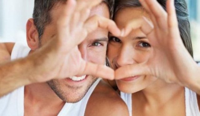 Dudakların neredeyse iç içe geçerek sımsıkı kenetlendiği öldürücü darbeyi ne zaman indireceklerini de çok iyi bilirler. -