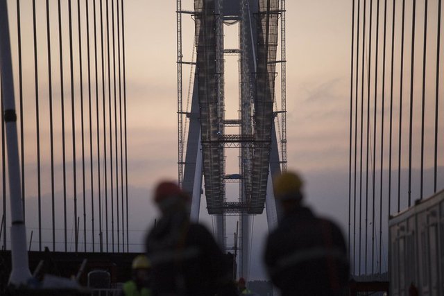 38 adet standart çelik tabliye segmenti ve 2 adet geçiş segmenti ile birlikte toplam 40 adet çelik tabliye segmenti yerleştirildi.