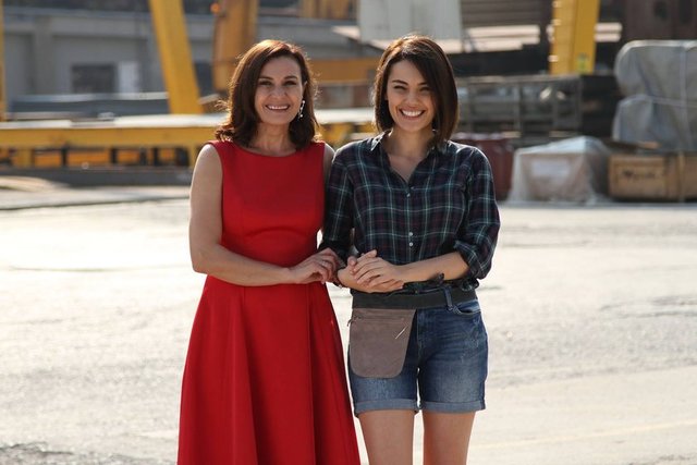 Mayıs Kraliçesi setinden ilk fotoğraflar