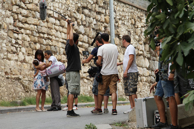 Mayıs Kraliçesi setinden ilk fotoğraflar