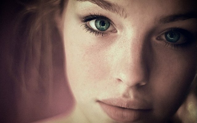 Kaşların arasındaki boşluğa 'Nasion'  (kafatasında burun kemiği ile alın kemiğinin birleşme noktası ) adı verildiğini biliyor musunuz?