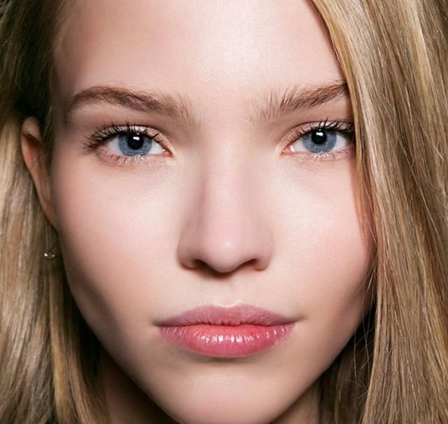 Mavi gözlü insanlar alkole daha dayanıklı...