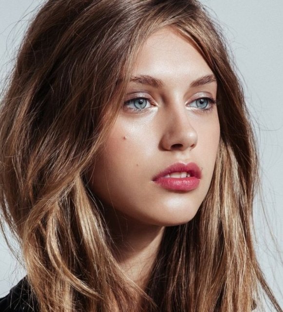 Tüm mavi gözlü insanların, atasının 10.000 yıl önce Karadeniz'in yakınlarında yaşadığı iddia ediliyor ve bu hala araştırılıyor.