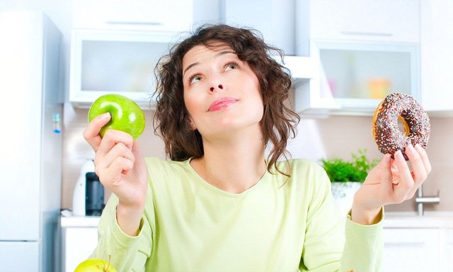 Öğünler arasında yeşillik yemek kolay kilo vermenizi sağlayacaktır. Uzmanlar sağlıklı atıştırmalıklar ile kendinizi tatmin etmenin, zararlı atıştırmalıklardan daha sağlıklı olduğunu söylüyor.
