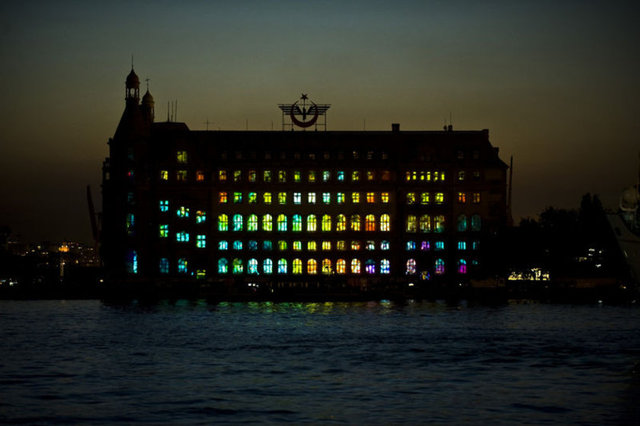 Özellikle siyah-beyaz fotoğraflar bu mekan ve düğün sahipleri için muhteşem olmaktadır. Bu mekanda fotoğraf çektirmek ücretlidir. Önceden rezervasyon yapılması gerekiyor.