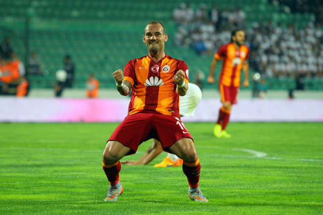 13-Wesley Sneijder  Inter'den Galatasaray'a  7,50 milyon €