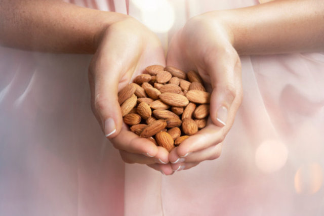 Ara öğünleri atlamak:  - Beslenme uzmanlarının üç ana öğün dışında üç ara öğün yapılmasına yönelik ısrarı, vücudun tembelleşmesini önleme amacından kaynaklanıyor.