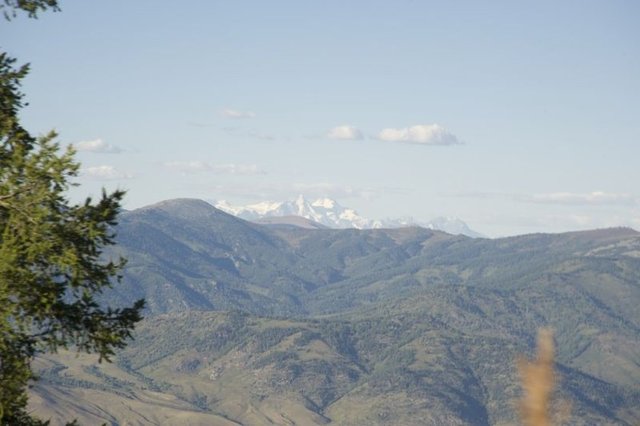 Ergenokon ve Berel Vadilerinin yanıbaşında yer alan kutsiyet atfedilen Buzdağ.