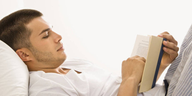 Saatten uzak durun: Işıkları kapattıktan sonra gecenin ortasında uyansanız bile saate tekrar bakmayın.