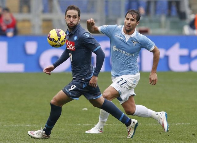 Nantes, eski Galatasaray'lı Lorik Cana ile 2 yıllık sözleşme imzalandığını açıkladı.