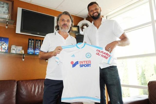 Marsilya, Porto'dan Rolando'yu transfer etti.