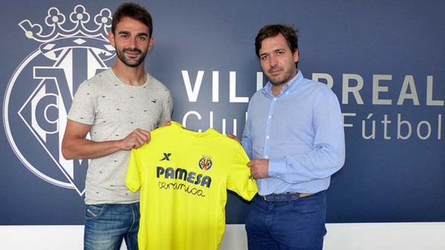Villarreal, Porto'dan Adrian Lopez'i 1 yıllığına kiraladı.