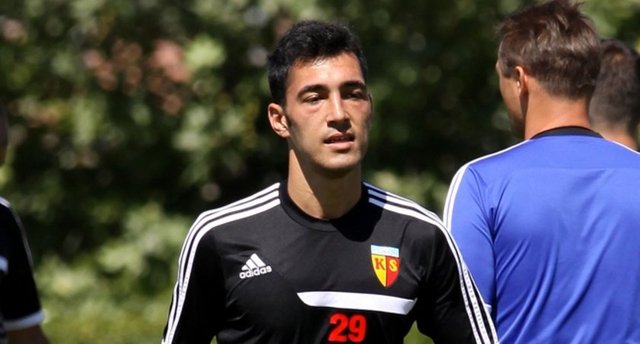 PTT 1. Lig ekiplerinden Kayseri Erciyesspor, Süper Lig takımlarından Kayserispor'dan Samed Ali Kaya'yı kiraladı.