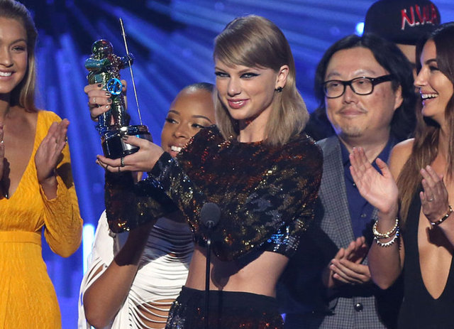TAYLOR SWIFT
