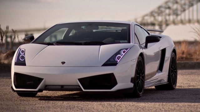 LAMBORGHINI  -  FİYATI: 329.896  -