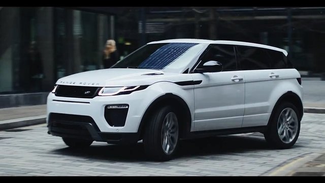 RANGE ROVER EVOQUE   - 2011'den bu yana değişen tasarımıyla görünümü güncellenen Evoque, yeni sezonda yollarda.  -