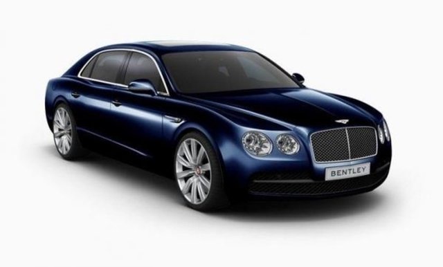 ÖZELLİKLERİ   - 20inç jant   - 4.0  LT 500 beygir çift turbo motor   - 5.2 saniyede 100km/s hızlanma özelliği   -