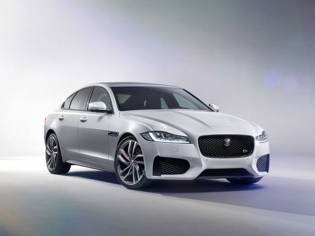 JAGUAR XF   - Yuvarlak bombeli hatlarıyla üst segment XF modeli ikinci kuşağıyla piyasaya çıkmaya hazırlanıyor.  -
