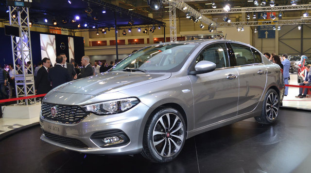 ÖZELLİKLERİ   - 510 LT Bagaj   - 95-120  beygir motor hacmi   - Otomatik şanzıman   - 5inç dokunmatik ekran   - Bluetooth