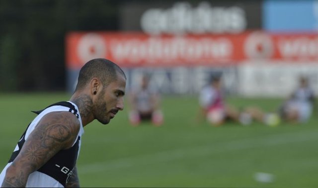 QUARESMA  - Avrupa Ligi'nde Dinamo Kiev'le oynanan karşılaşmada rakibine kızıp tekme atmış ve 3 maç ceza almıştı. -