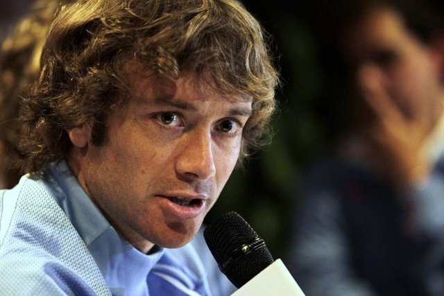 Beşiktaş derbisinde Ferrari'yi tahrik etti. İtalyan oyuncunun kendisine dirsek atarak kırmızı kart görmesine neden oldu.  -