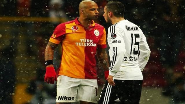 Oğuzhan Özyakup'a tüküren Melo, hakem tarafından kırmızı kartla oyundan atıldı. Derbinin ardından kendisine Disiplin Kurulu tarafından 4 maç ceza verildi.