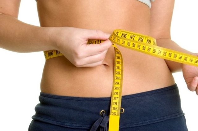 Bunun nedeni ise seks hormonunu bağlayan globulinin bu grup kadınlarda daha düşük düzeyde kalması, böylece östrojenin büyük bir kısmının vücutta serbestçe dolaşabilmesi. Bunun sonucunda da östrojenin meme dokularına bağlanma riski artıyor.  -  -