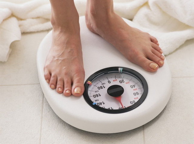 6- Kilonuz fazlaysa mutlaka zayıflayın. Hızlı olması gerekmiyor, başta direnebilir de. Vazgeçmeyin! Her 1 gram yağ kaybı sizin diyabetle iyi anlaştığınızı gösterir.