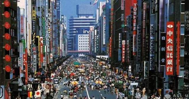 12 Japonya Kişi başına yıllık asgari ücret: 15.175 dolar