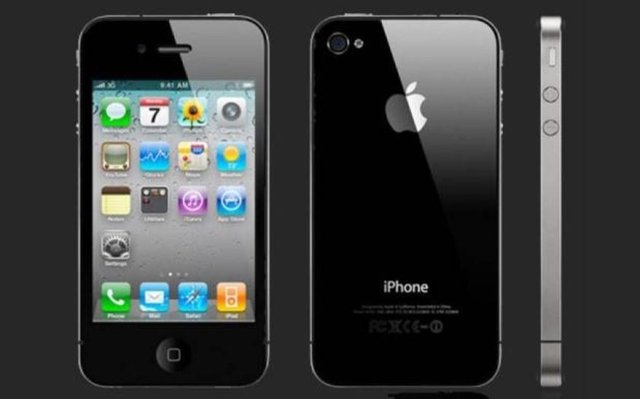 3GS'den farklı olarak paslanmaz çelik çerçeve, daha güçlü cam yüzey, Apple A4 çip ve 512 MB eDRAM'dir. Ön yüzüne eklenen kamera sayesinde diğer iPhone 4 cihazlarıyla karşılıklı görüntülü konuşma yapmak mümkün oldu.  -